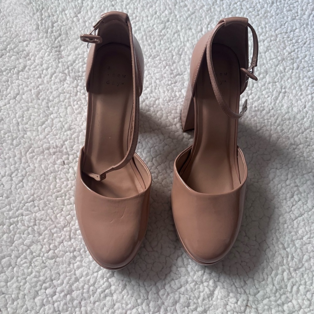 Target a New Day Tan chunky Platform Heels 9 1/2 - Picture 2 of 10